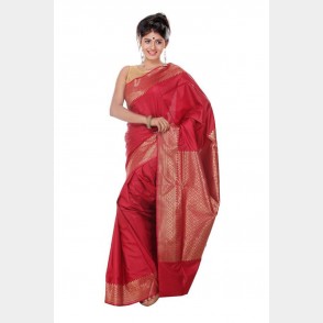 Beautiful color combination of Silk Katan Sharee from Tangail with blouse piece